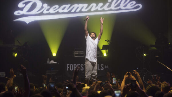 Wallpaper Music, Performing, Cole, Desktop, Front, White, Wearing, T-Shirt, Stage, Audience