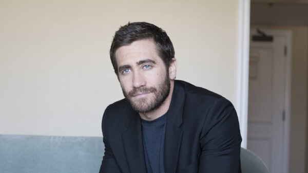 Wallpaper Celebrities, Black, Sitting, Wearing, Coat, Desktop, Couch, Jake, Gyllenhaal