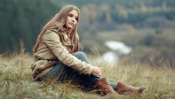 Wallpaper Model, Jeans, Girl, Covered, Desktop, Sitting, Blur, And, Mobile, Coat, Celebrities, Mountain, Grass, Background, Wearing, Brown