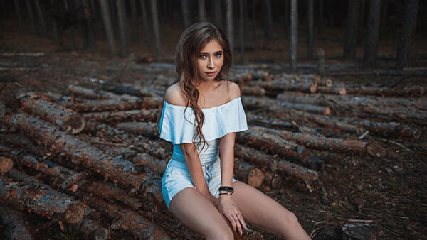 Wallpaper White, Girls, Jeans, Wood, And, Logs, Top, Girl, Shorts, Wearing, Model, Sitting
