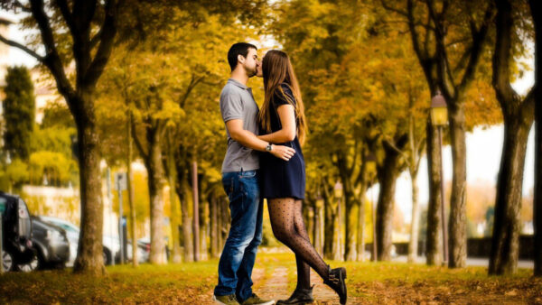 Wallpaper Couple, Trees, Kissing, Standing, Background, Hugging