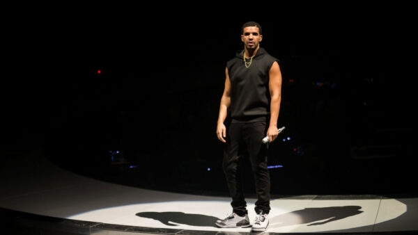 Wallpaper Black, Drake, Standing, Hand, Stage, Mike, Dress, Having, Wearing, And, Desktop, With, Shadow