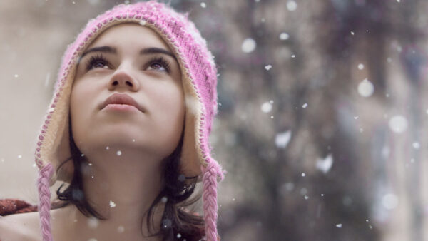 Wallpaper Knitted, Cap, Snow, Girl, Background, Purple, Wearing, Looking, Girls, Woolen, Falling, Model