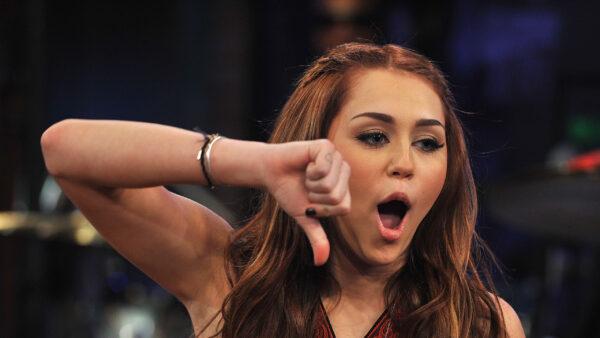 Wallpaper Desktop, With, Down, Her, Blonde, Miley, Thumb, Cyrus, Hair
