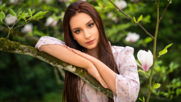 Wallpaper Pink, Near, Girl, Leaves, Branch, Girls, Background, Tree, Green, Blur, Model, Standing, Dress, Printed, Light, Flowers, Wearing