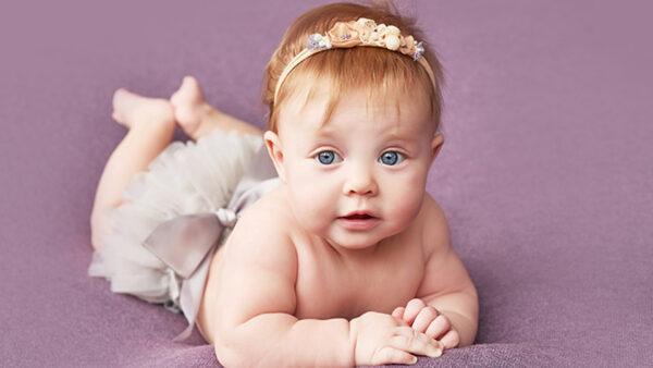 Wallpaper Girl, Eyes, Purple, Baby, Down, Grey, Cloth, Light, Lying, Cute