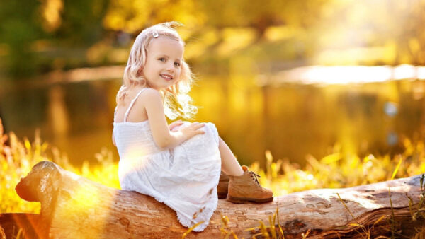 Wallpaper Blur, River, Little, Background, Trunk, Cute, Dress, Wearing, White, Sitting, Tree, Desktop, Girl