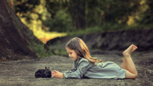 Wallpaper Road, And, Girl, Playing, Desktop, Down, Cute, Lying, Little, Rabbit, With