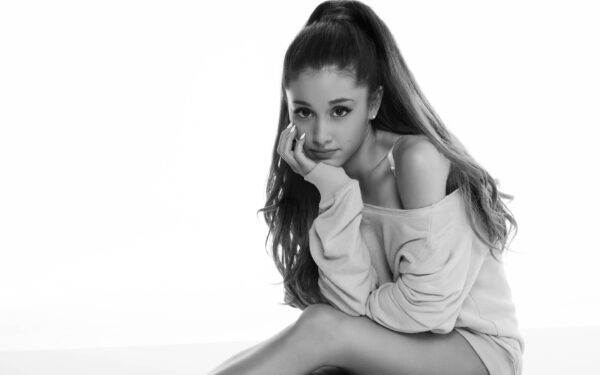 Wallpaper Grande, Ariana