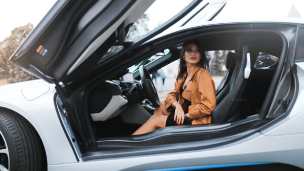 Wallpaper Sitting, Coat, Car, Desktop, Model, With, Girl, Brown, Brunette