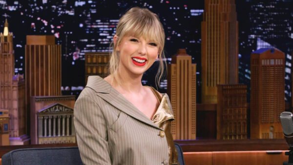 Wallpaper And, Light, Taylor, Swift, Lipstick, Brown, Wearing, Dress, Smiling, Red