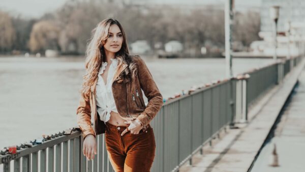 Wallpaper Background, Girl, Blur, Dress, Girls, Model, Wearing, Water, Standing, Brown