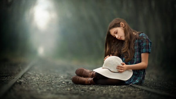 Wallpaper Checked, Having, Lap, Girl, Track, Railway, White, Cute, Wearing, Sitting, Dress, Little, Hat