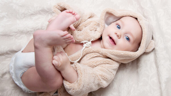 Wallpaper Cute, Blue, Looking, Wearing, Woolen, Baby, Dress, Eyes, Brown