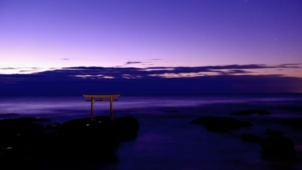 Wallpaper Above, Water, Wooden, Purple, Cloudy, Body, Rock, And, Sky, Bench, Nature