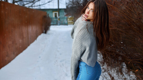 Wallpaper Snow, Pants, Jean, Woolen, Wearing, Girls, Knitted, Looking, And, Back, Girl, Standing, Model, Ash, Top