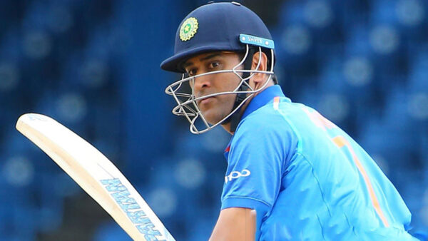 Wallpaper Background, Helmet, Wearing, Standing, Dress, Blue, Bokeh, With, Dhoni, Sports, Bat, And