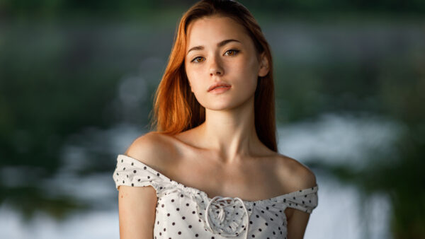 Wallpaper Redhead, Dots, White, Dress, Black, Background, Girl, Model, Girls, Blur, Wearing, Standing