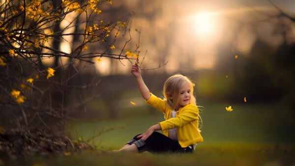 Wallpaper Grass, Sunbeam, Little, Black, Girl, Sitting, Cute, Dress, Yellow, Wearing, Background