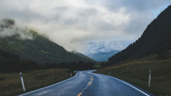 Wallpaper View, Landscape, Fog, Between, Clouds, Turn, Grass, Desktop, Mountains, Nature, Mobile, Green, White, Road, Slope, Sky, Under, Covered