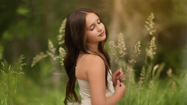 Wallpaper Background, Dress, Cute, Standing, White, Long, Blur, Little, Green, Grass, Wearing, Hair, Black, Girl