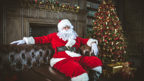 Wallpaper Santa, Tree, Sitting, Near, Desktop, Decorated, Couch, Claus, Christmas