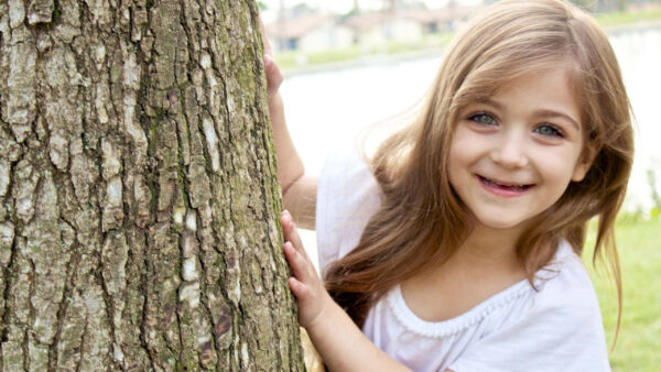 Wallpaper Dress, Tree, Standing, Near, Cute, Girl, White, Smiley, Wearing, Trunk, Little