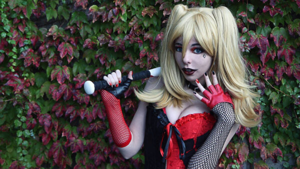 Wallpaper Green, Girl, Costume, Quinn, Harley, Leaves, Wearing, Background, Hair, Plants, And, Blonde, Red, Halloween, With, Standing