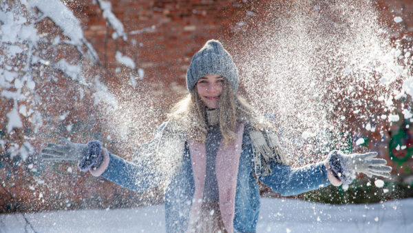 Wallpaper Field, Woolen, Cute, Wearing, Dress, And, Little, Girl, With, Blue, Playing, Knitted, Background, Cap, Snow