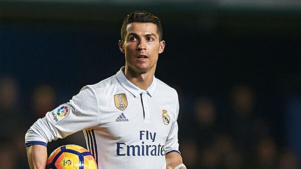 Wallpaper Sports, With, Ronaldo, White, Ball, Wearing, Dress, CR7, Cristiano