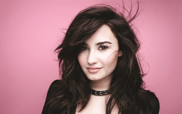 Wallpaper Girlfriend, Lovato, Demi
