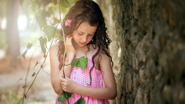 Wallpaper Blonde, Background, Dress, Pink, Girl, Looking, Down, Little, Desktop, Wearing, Forest, Cute, Printed, Flower