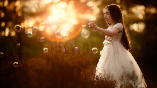 Wallpaper Playing, Dry, Field, Cute, White, Bubbles, Grass, With, Girl, Wearing, Dress, Little
