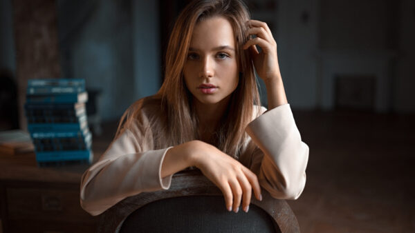 Wallpaper Sitting, Color, Background, Girl, Blur, Light, Chair, Peach, Dress, Wearing, Girls, Model