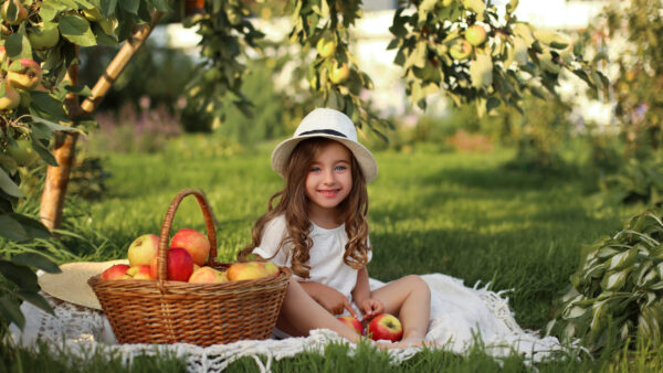 Wallpaper Apple, Towel, White, Girl, Sitting, And, With, Near, Grasses, Smiley, Wearing, Little, Cute, Hat, Basket, Dress