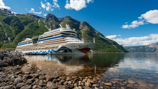 Wallpaper Water, Background, Desktop, Mountain, With, Blue, Clear, Sky, And, Cruise, Ship