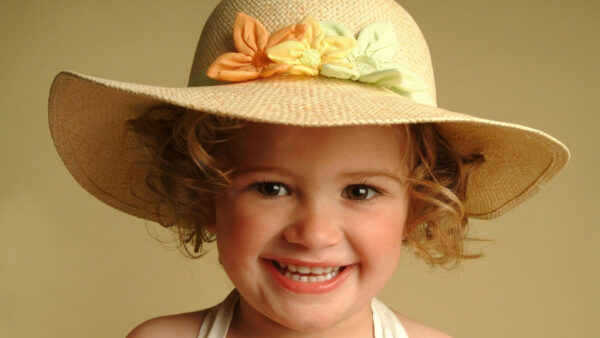 Wallpaper Yellow, Smiley, Light, Hat, Little, Wearing, Desktop, Girl, Background, Cute