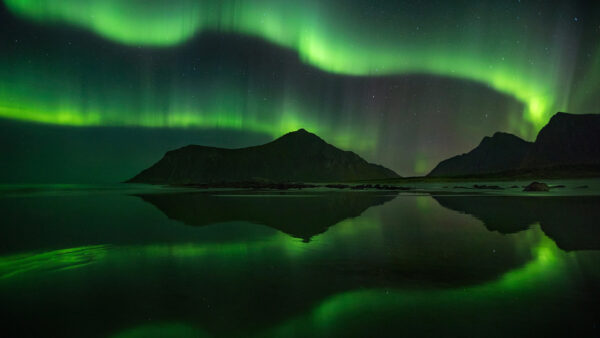 Wallpaper Sky, Lake, Beautiful, Reflection, Borealis, Nighttime, Above, During, Nature, Mountain, Aurora