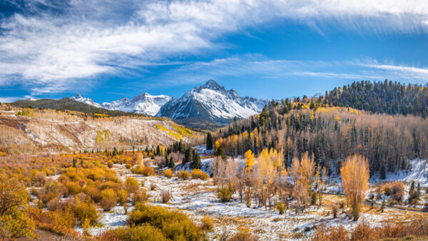 Wallpaper Under, Snow, Blue, White, Slope, Green, Clouds, Covered, Mountains, Autumn, Yellow, Trees, Sky