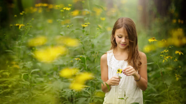 Wallpaper Background, Cute, Desktop, Standing, With, Little, Yellow, Green, Hands, Wearign, White, Girl, Dress, Flower, Plants