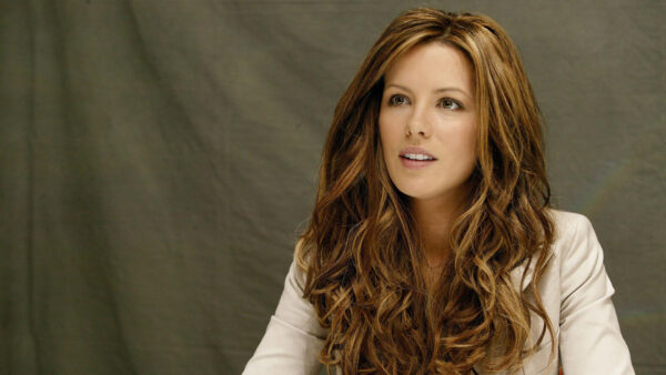 Wallpaper Beckinsale, Screen, White, With, Kate, Dress, Desktop, Green, Background, Celebrity