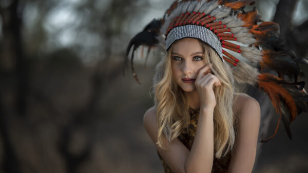 Wallpaper Photo, Posing, Dress, Girls, Blonde, Girl, For, Wearing, Headdress, Desktop, Brown, Model, Mobile