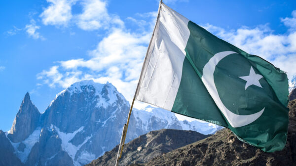 Wallpaper Flag, Sky, Pakistan, Background, White, Under, Blue, Clouds, Mountain, Covered