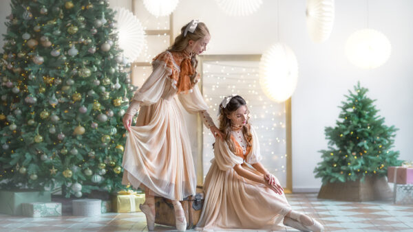 Wallpaper Christmas, Girls, Decorated, Desktop, Tree, Near