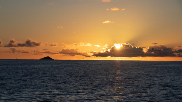 Wallpaper Island, Sky, Clouds, View, Ocean, Mobile, Sunrise, Landscape, Black, Waves, White, Desktop, Sea, During