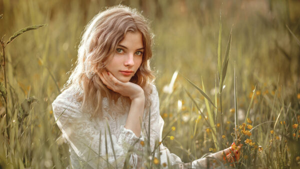 Wallpaper Field, Sitting, Girls, Green, Model, Wearing, Grass, Girl, Dress, Beautiful, White