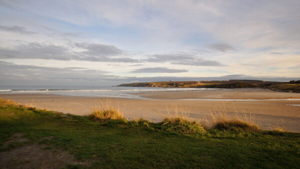 Wallpaper Beach, Blue, Green, Clouds, Nature, Waves, White, Mountains, Grass, Under, Ocean, Mobile, Sky, Field, Sand, Desktop