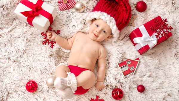 Wallpaper Wearing, Red, Lying, Down, Knitted, Fur, White, Cute, Smiley, Cap, Infant, Woolen, Cloth, Beautiful