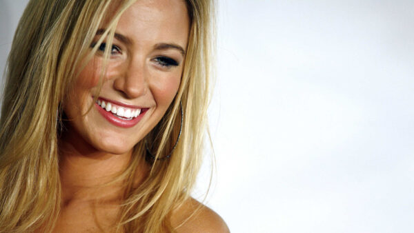 Wallpaper Loose, Cute, White, Desktop, Smile, Background, Blake, Lively, Hair, WALL, Celebrities