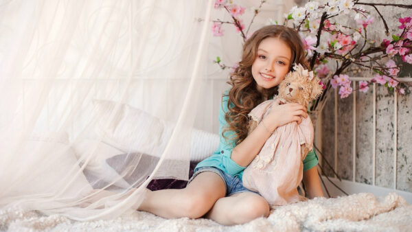 Wallpaper Cute, Wearing, Pot, Doll, Dress, Colorful, Background, Flowers, With, Little, Girl, Sitting, Blue, Bed, Smiley